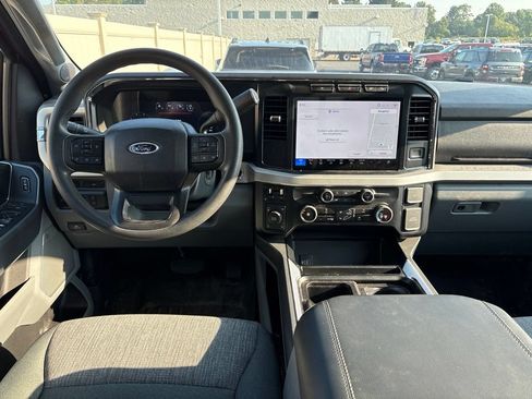 Used 2024 Ford F250 XLT w/ Black Appearance Package AWD/4WD image 9