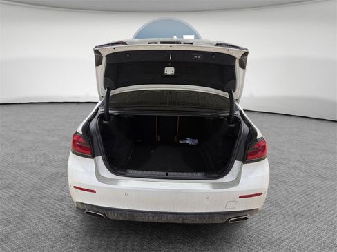 Used 2021 BMW 530i xDrive image 25
