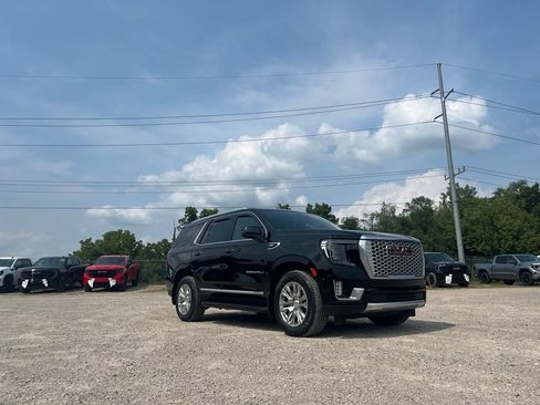 Used 2023 GMC Yukon Denali AWD/4WD image 5
