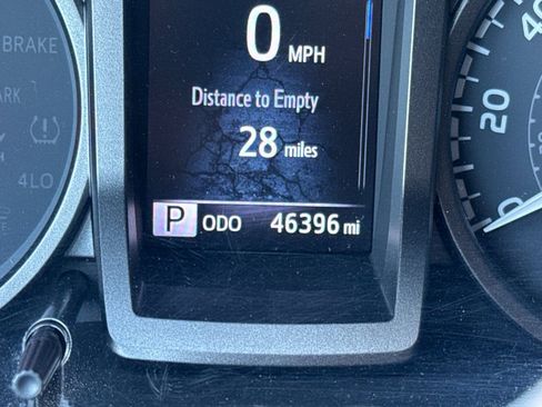 Used 2021 Toyota Tacoma TRD Sport w/ Technology Package image 3