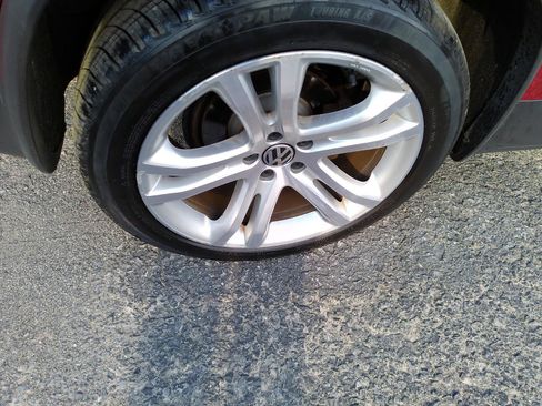 Used 2013 Volkswagen Tiguan SEL FWD image 43