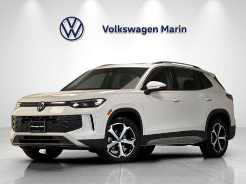 New 2026 Volkswagen Tiguan SE FWD image 1
