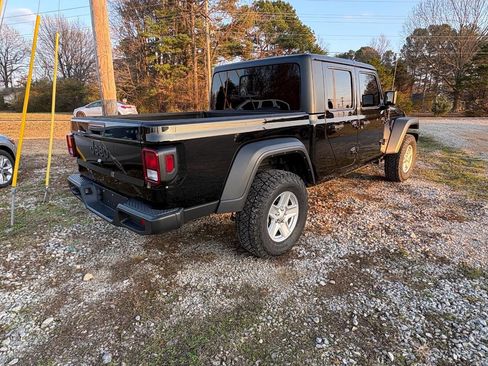 Used 2023 Jeep Gladiator Sport image 5