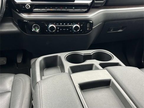 Used 2024 GMC Sierra 1500 SLT image 16