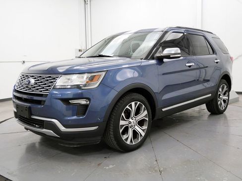Used 2019 Ford Explorer Platinum AWD/4WD image 3