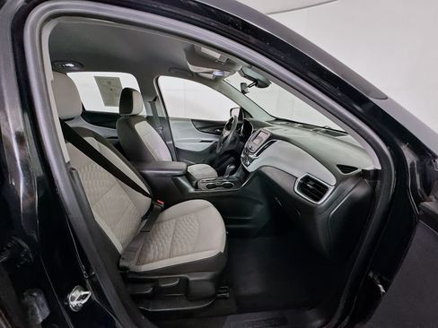 Used 2020 Chevrolet Equinox LS FWD image 32