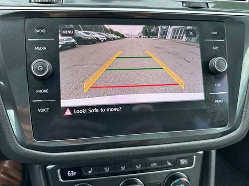 Used 2018 Volkswagen Tiguan SEL AWD/4WD image 27
