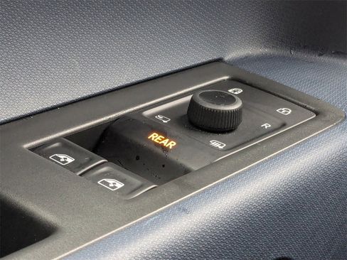 New 2025 Volkswagen ID. Buzz Pro S image 30