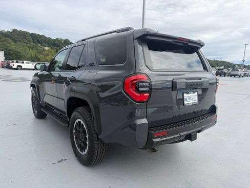 Certified 2025 Toyota 4Runner TRD Off-Road Premium AWD/4WD image 9