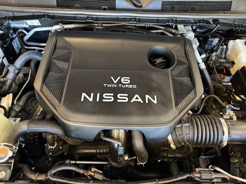 Used 2025 Nissan Armada SL AWD/4WD image 21