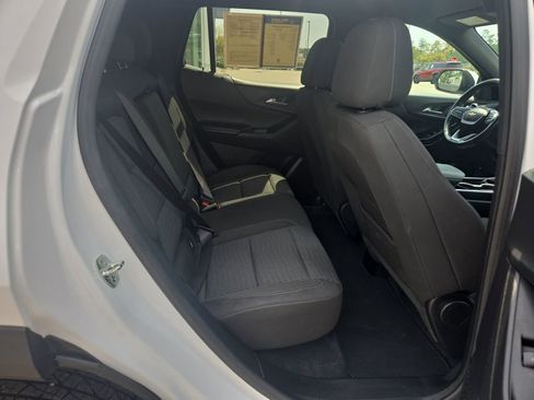 Used 2025 Chevrolet Equinox LT image 32