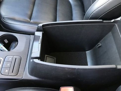 Used 2022 Ford Escape Titanium image 14