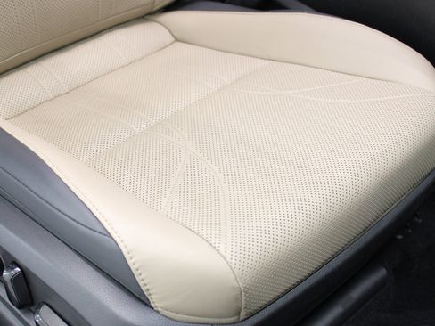 Used 2019 Lexus ES 300h Luxury image 48