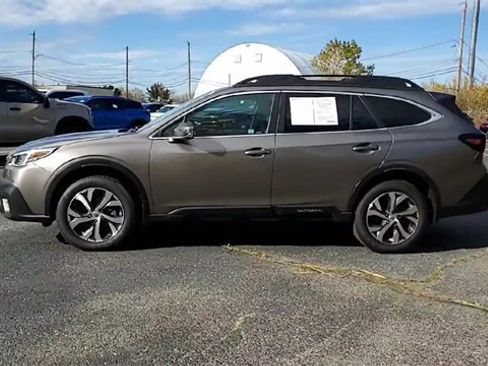 Used 2022 Subaru Outback Limited w/ Popular Package #2 image 5