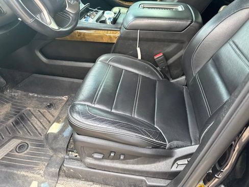 Used 2017 GMC Yukon Denali w/ Open Road Package AWD/4WD image 8