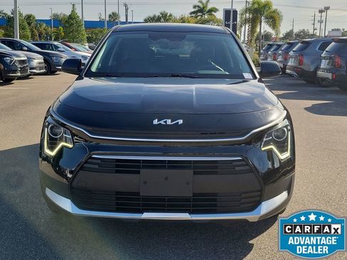 Used 2023 Kia Niro LX image 10
