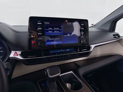 Certified 2024 Toyota Sienna XLE FWD image 16