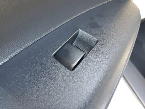 Used 2021 Toyota Corolla LE image 13