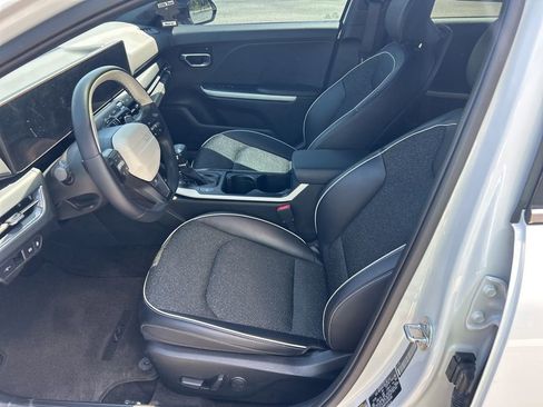 Used 2025 Kia K4 GT-Line w/ GT-Line Sunroof Package image 7