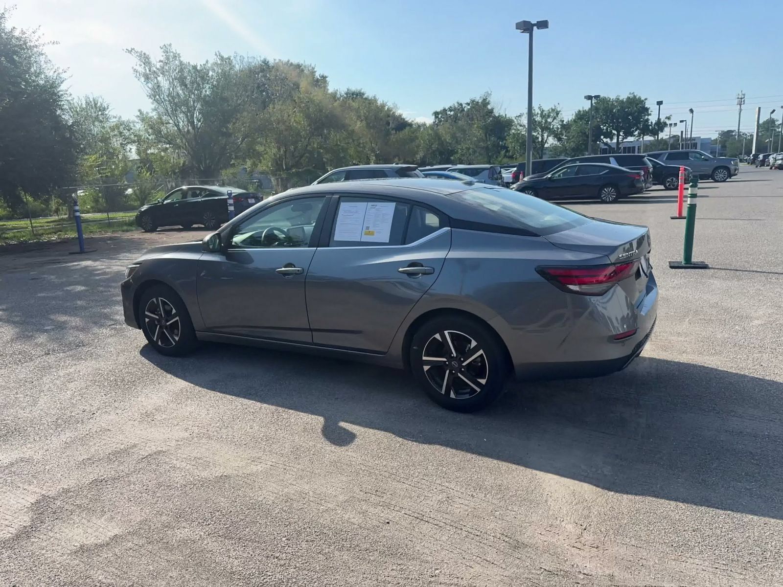 Used 2025 Nissan Sentra SV FWD image 8