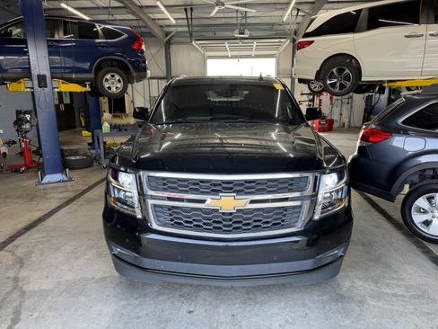 Used 2017 Chevrolet Tahoe LT image 2