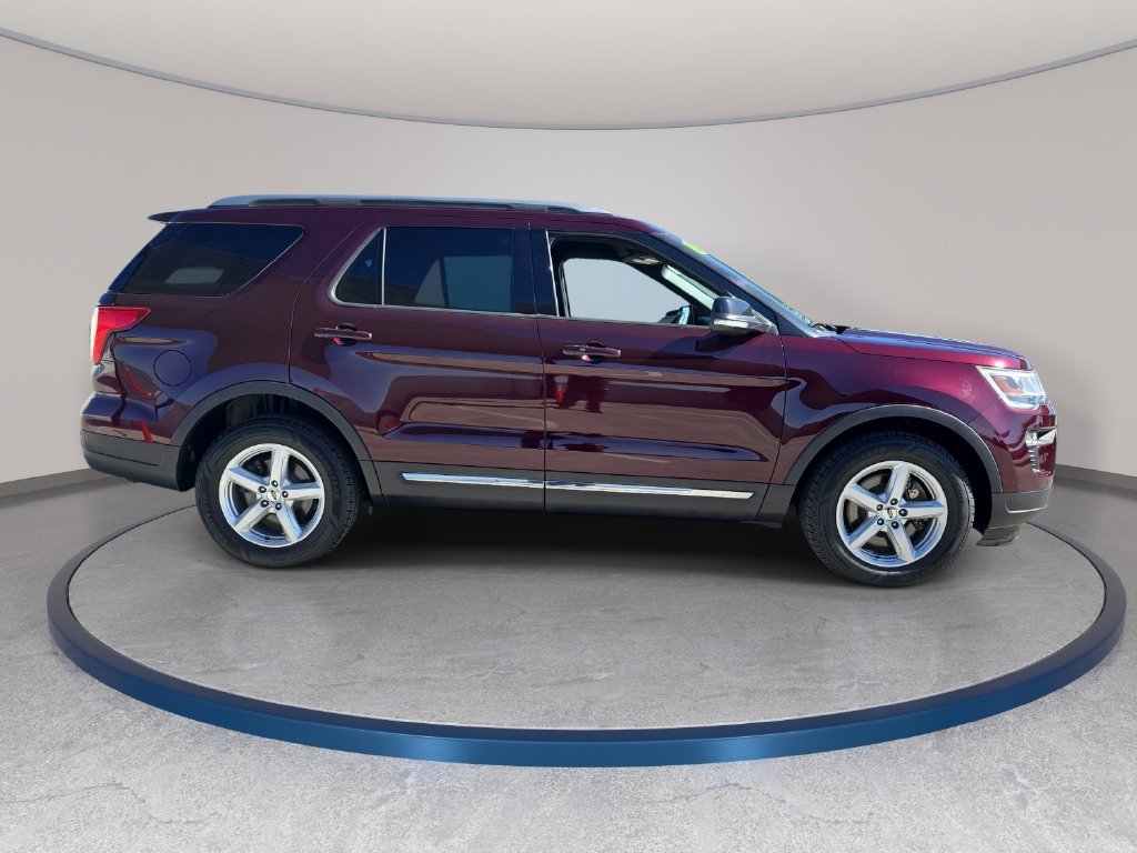 Used 2018 Ford Explorer XLT w/ Equipment Group 202A FWD image 5