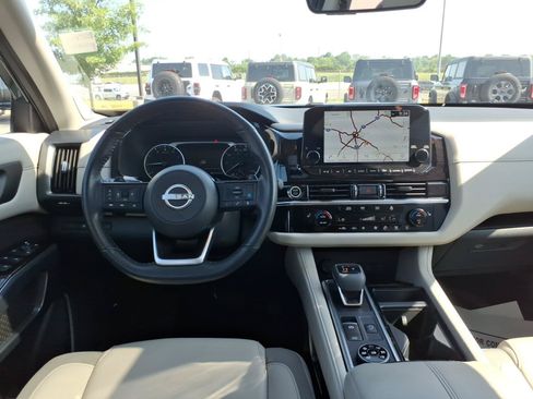 Used 2023 Nissan Pathfinder SL w/ SL Premium Package AWD/4WD image 16