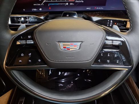 Certified 2026 Cadillac Escalade ESV Platinum Sport AWD/4WD image 6
