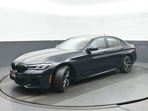 Used 2023 BMW 540i xDrive w/ M Sport Package image 7