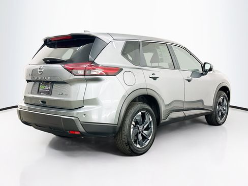 Used 2024 Nissan Rogue SV AWD/4WD image 9