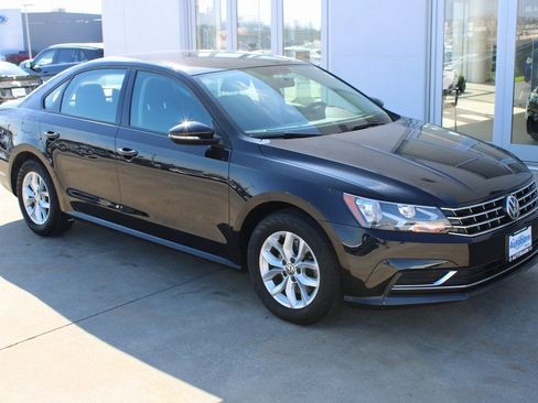 Used 2018 Volkswagen Passat 2.0T S w/ Driver Assistance Package image 1