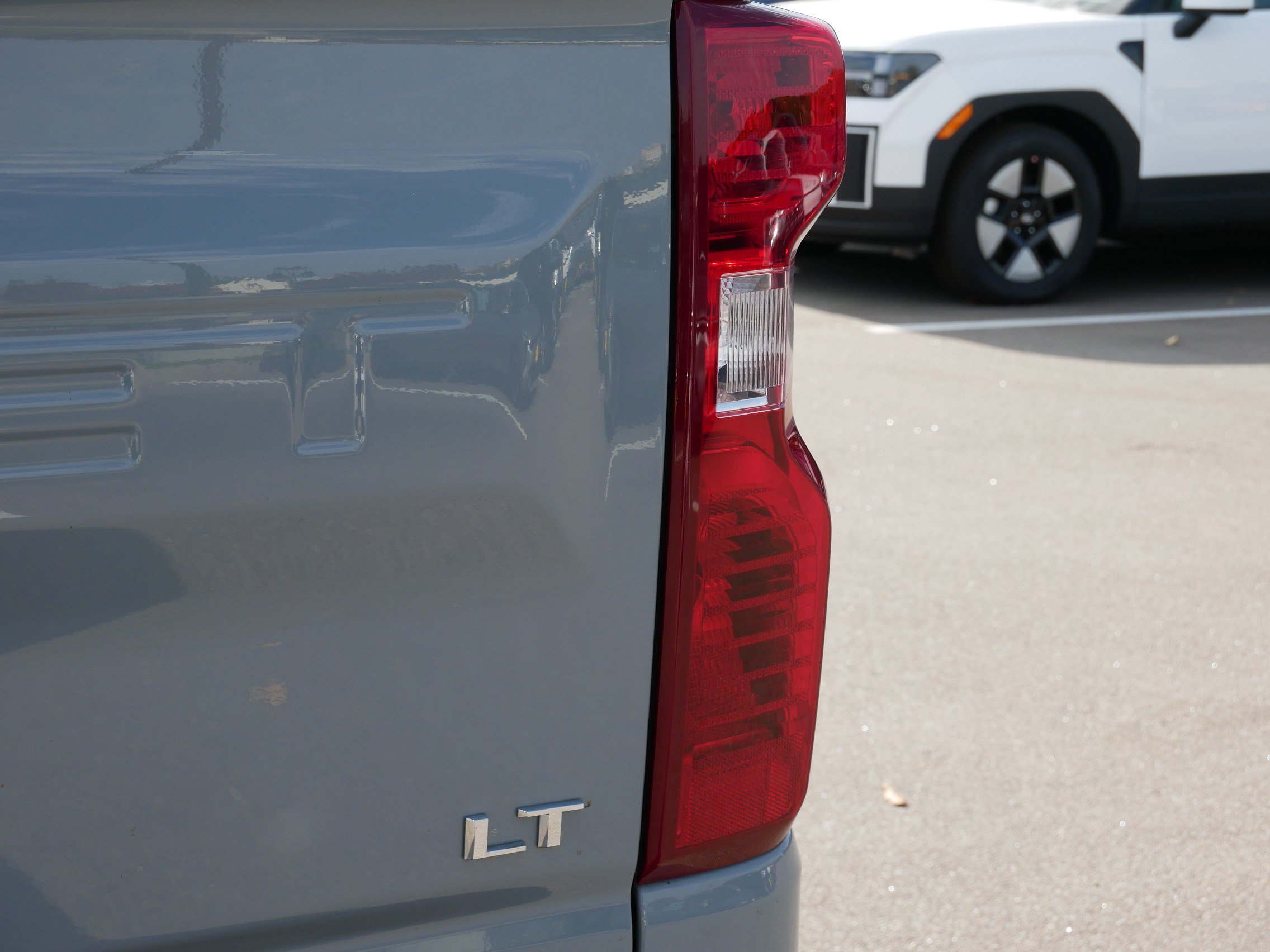 Used 2024 Chevrolet Silverado 1500 LT AWD/4WD image 17
