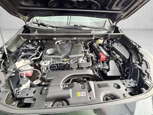 Used 2019 Toyota RAV4 LE AWD/4WD image 18