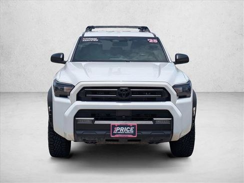Used 2025 Toyota 4Runner SR5 AWD/4WD image 2