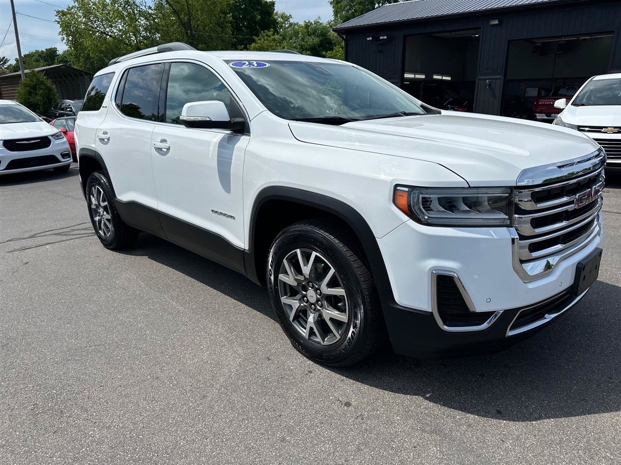 Used 2023 GMC Acadia SLE w/ Driver Convenience Package AWD/4WD image 1