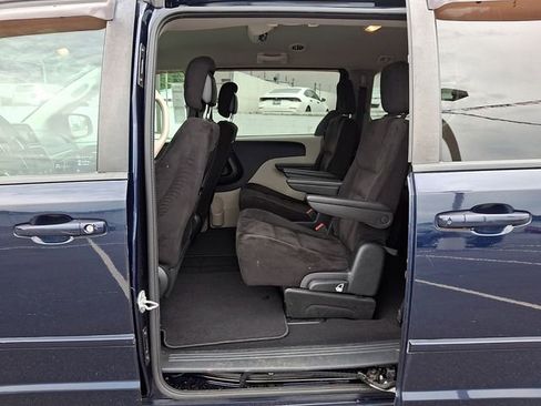 Used 2015 Dodge Grand Caravan SXT w/ UConnect Hands-Free Group FWD image 10