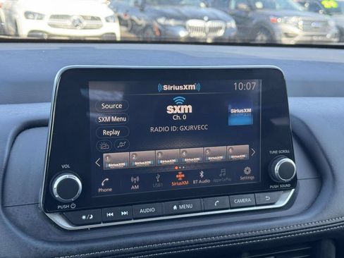 Used 2024 Nissan Rogue S FWD image 17