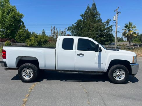 Used 2013 Chevrolet Silverado 2500 W/T AWD/4WD image 4