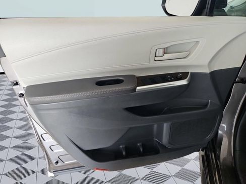 Used 2024 Toyota Sienna LE FWD image 10
