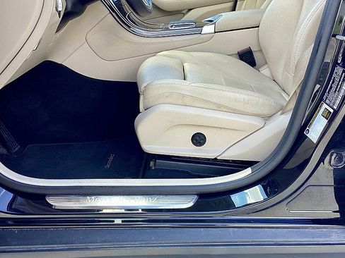 Used 2021 Mercedes-Benz GLC 300 image 10