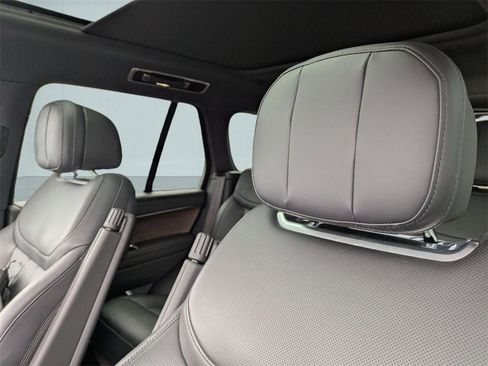 Used 2023 Land Rover Range Rover SE image 41