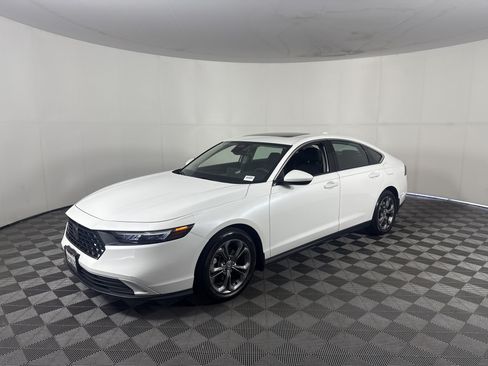 Used 2024 Honda Accord EX image 8