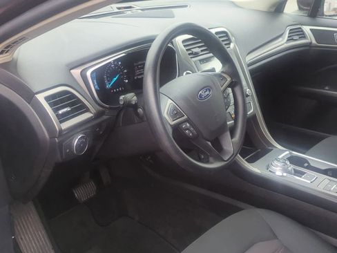 Used 2019 Ford Fusion SE image 10