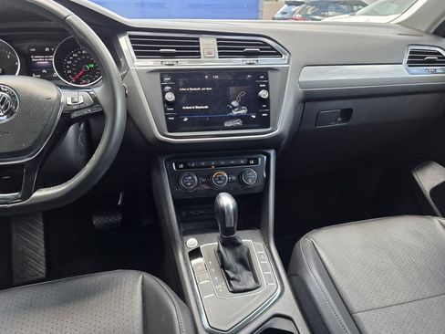 Used 2020 Volkswagen Tiguan SE FWD image 13