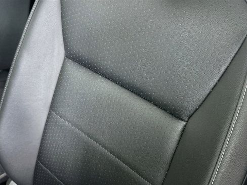 Used 2021 Volkswagen Tiguan SE AWD/4WD image 18
