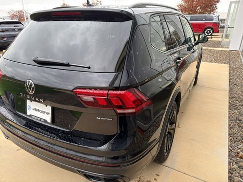 Used 2023 Volkswagen Tiguan SE R-Line image 6