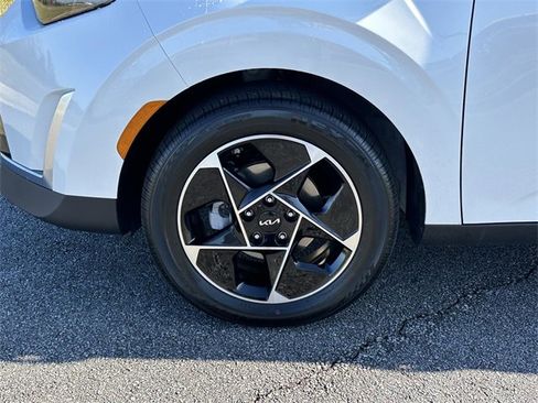 Used 2025 Kia Soul EX image 12
