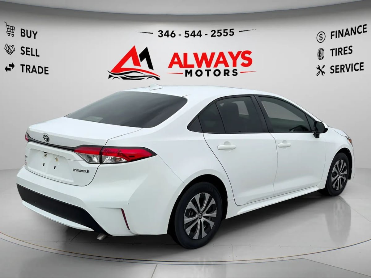 Used 2022 Toyota Corolla LE FWD image 5
