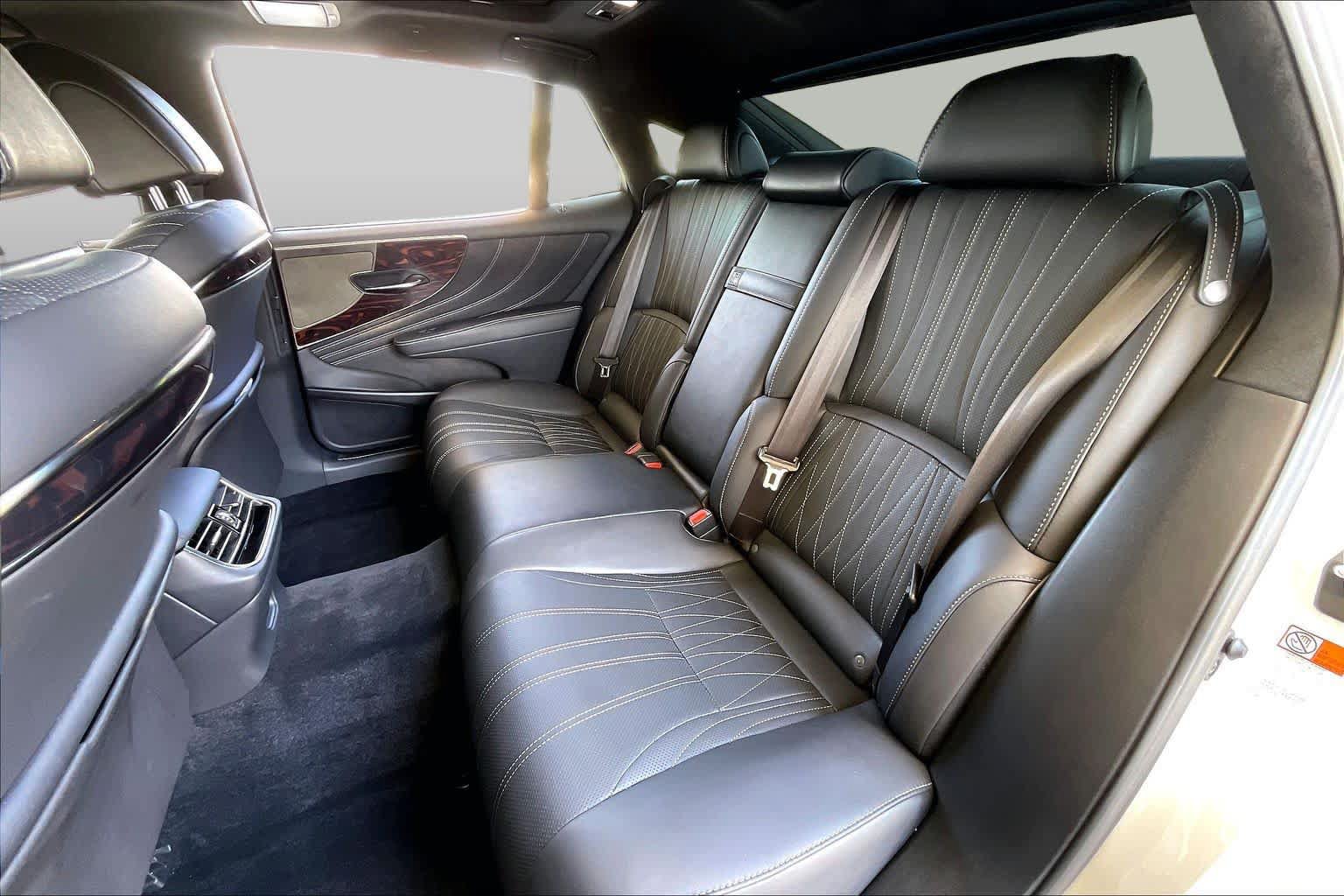 Used 2022 Lexus LS 500 w/ Interior Upgrade Package RWD image 18