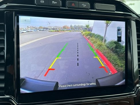 Used 2022 Ford F250 Lariat w/ Black Appearance Package image 19